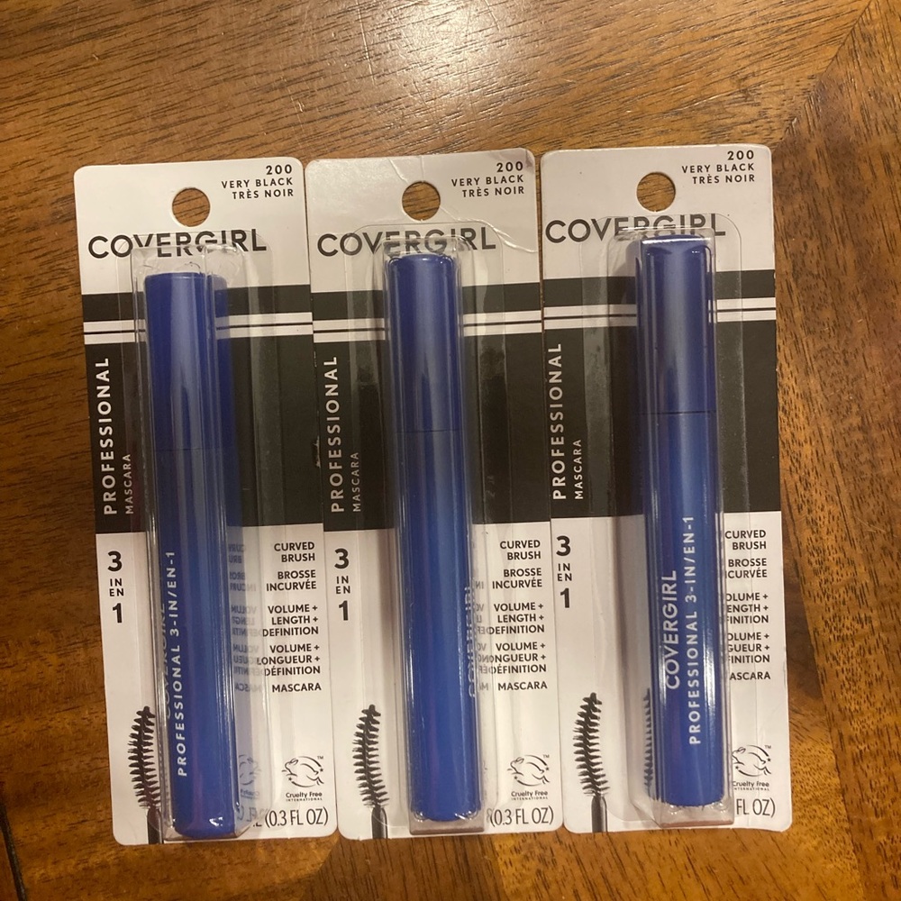 Lot of THREE CoverGirl Professional 3 in 1 Mascara 200 Very Black Curved Brush